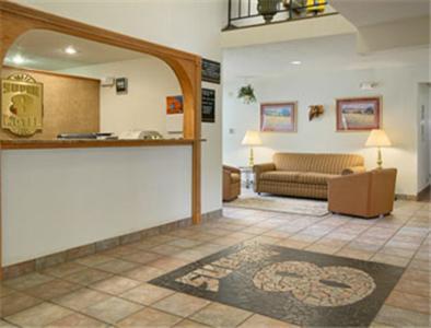 Super 8 Davenport Hotel Dalaman gambar